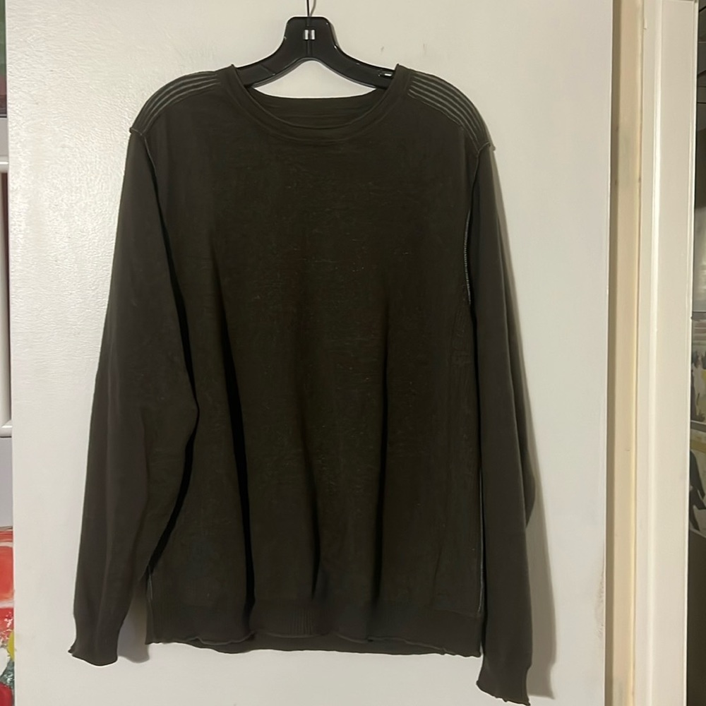 Tommy Bahama men’s sweater